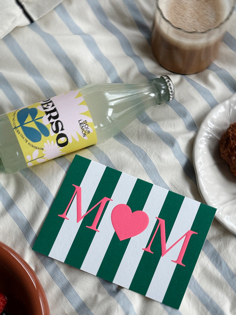 Mum heart green stripes mother's day card