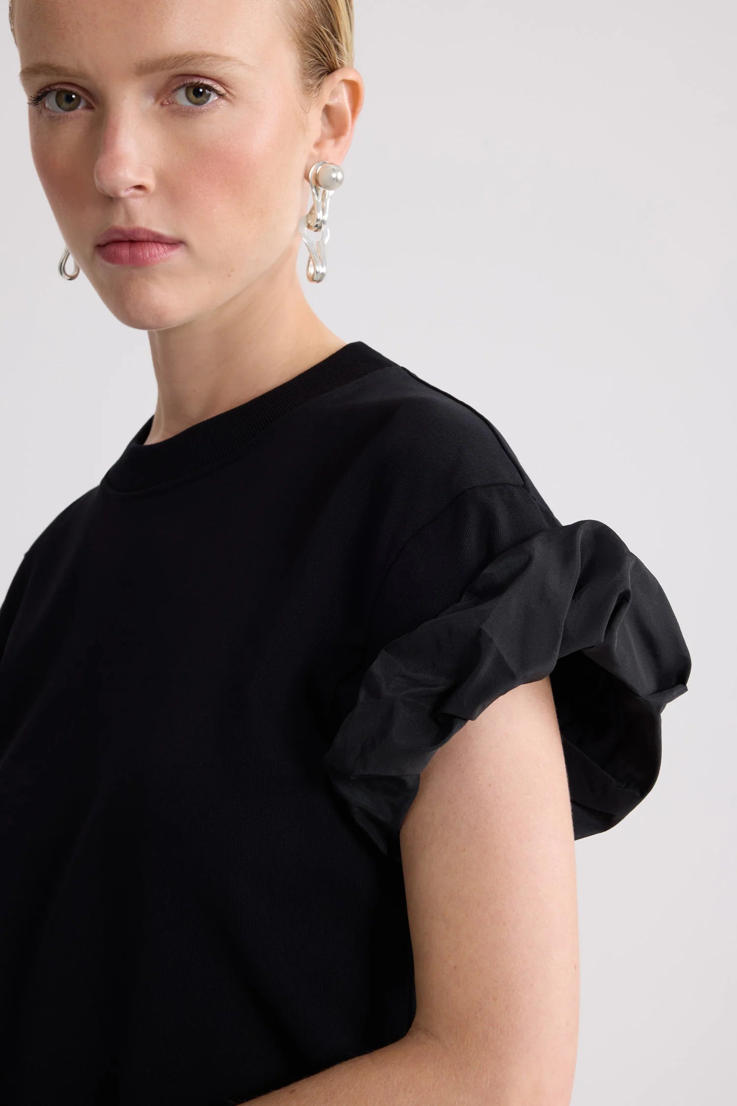 Organic cotton T-shirt with faille sleeve, black