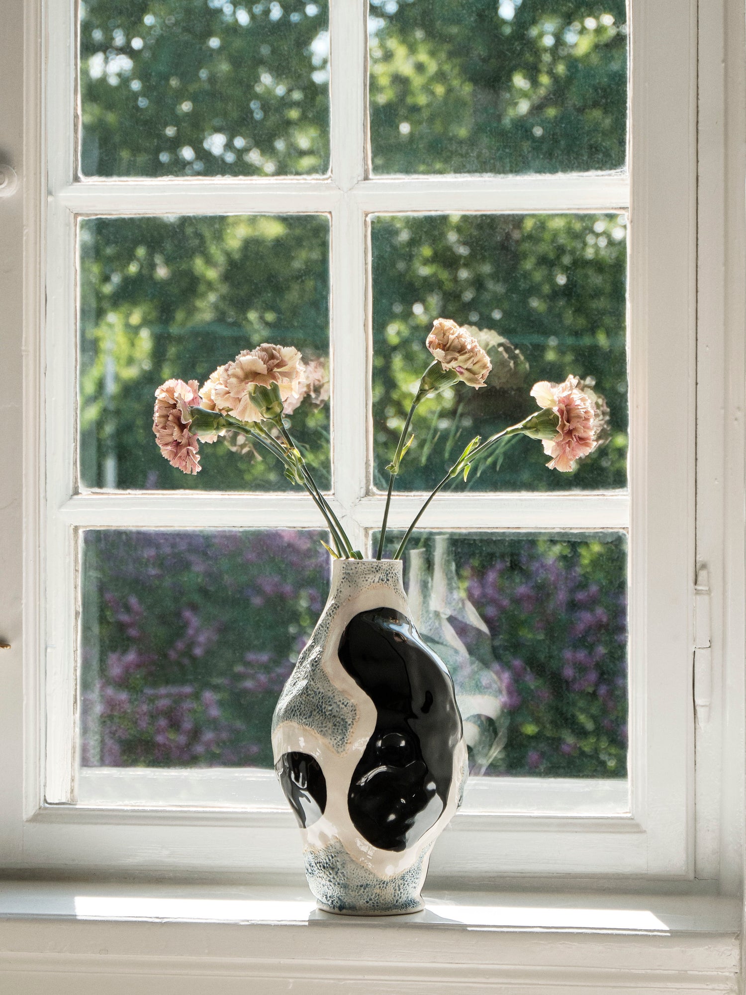 Glossy Cow Vase by Jessica Hans