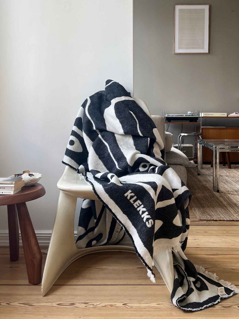 No. 26 cotton blanket, black/white
