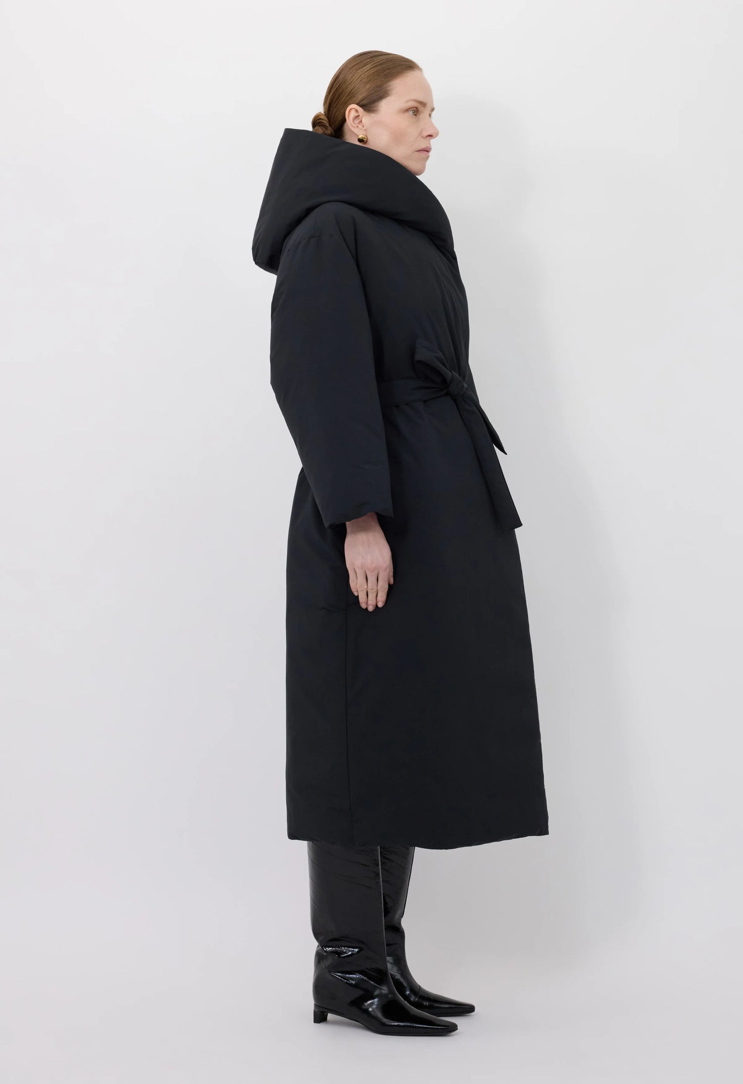 Doris long puffer jacket with hood and belt, black