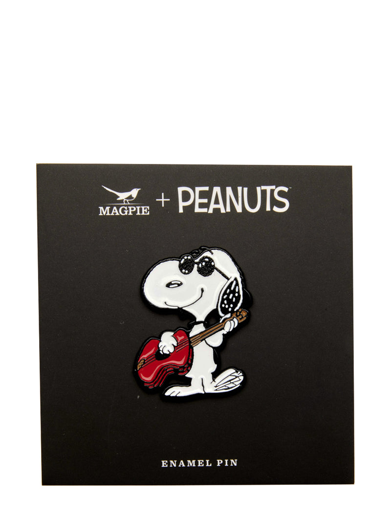 Music is life Peanuts pin, guitar
