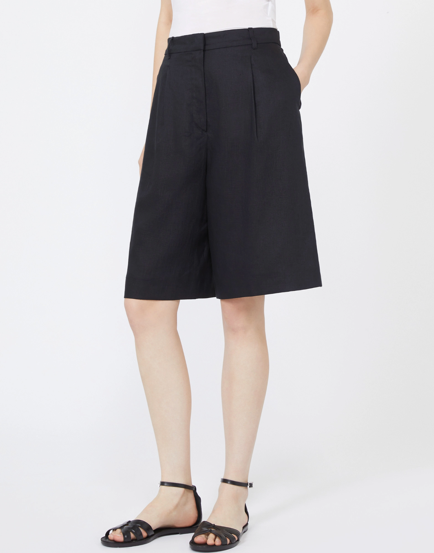 Caravan linen bermuda shorts, black