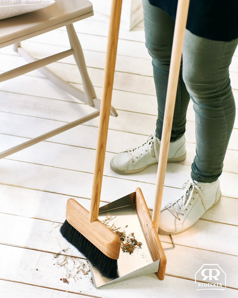 Standing dustpan & brush set (138cm)