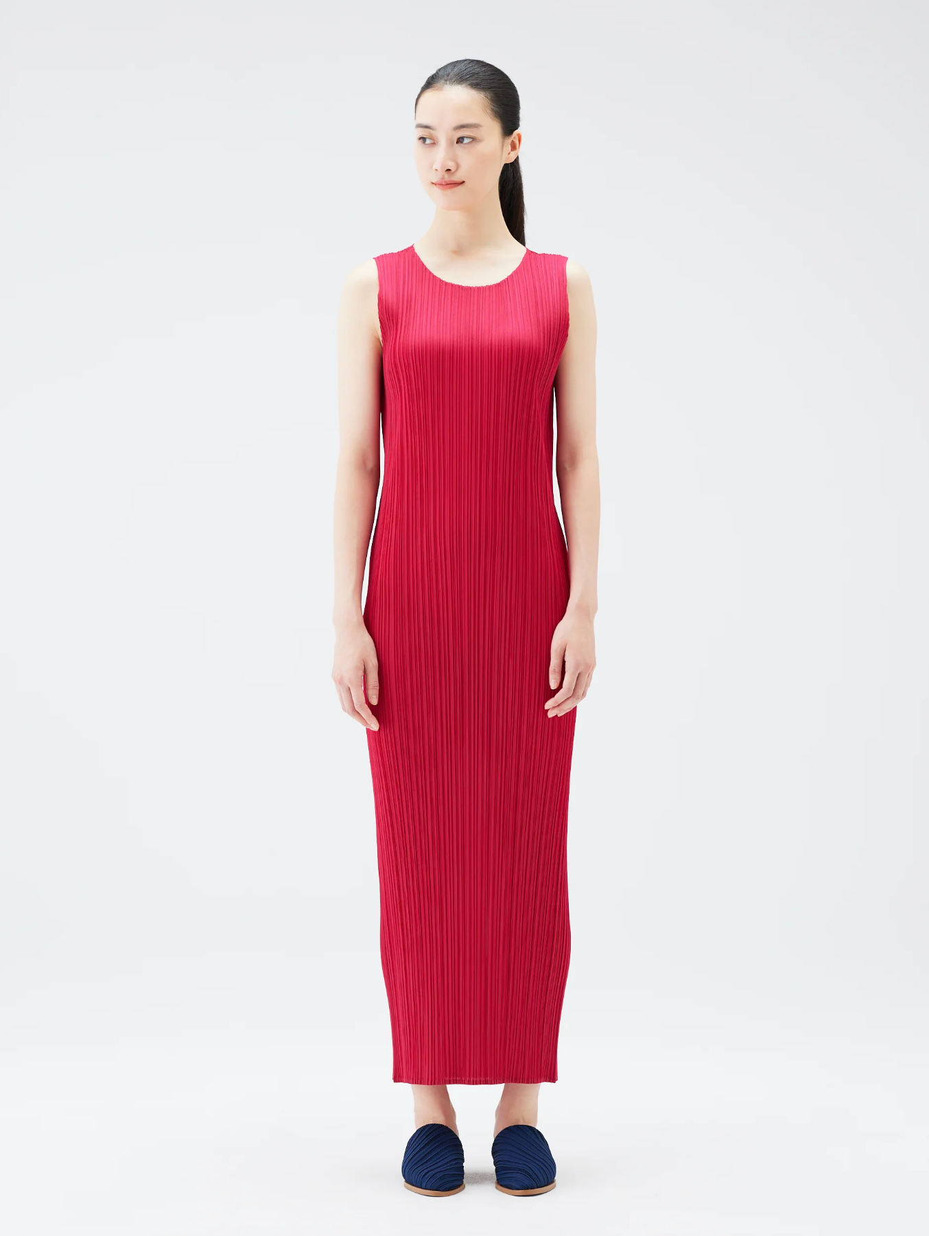 Sleeveless basics dress, carmine red