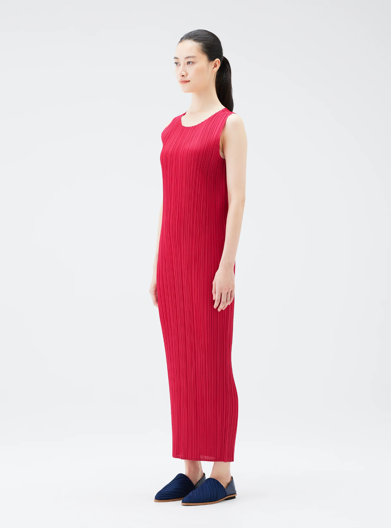 Sleeveless basics dress, carmine red