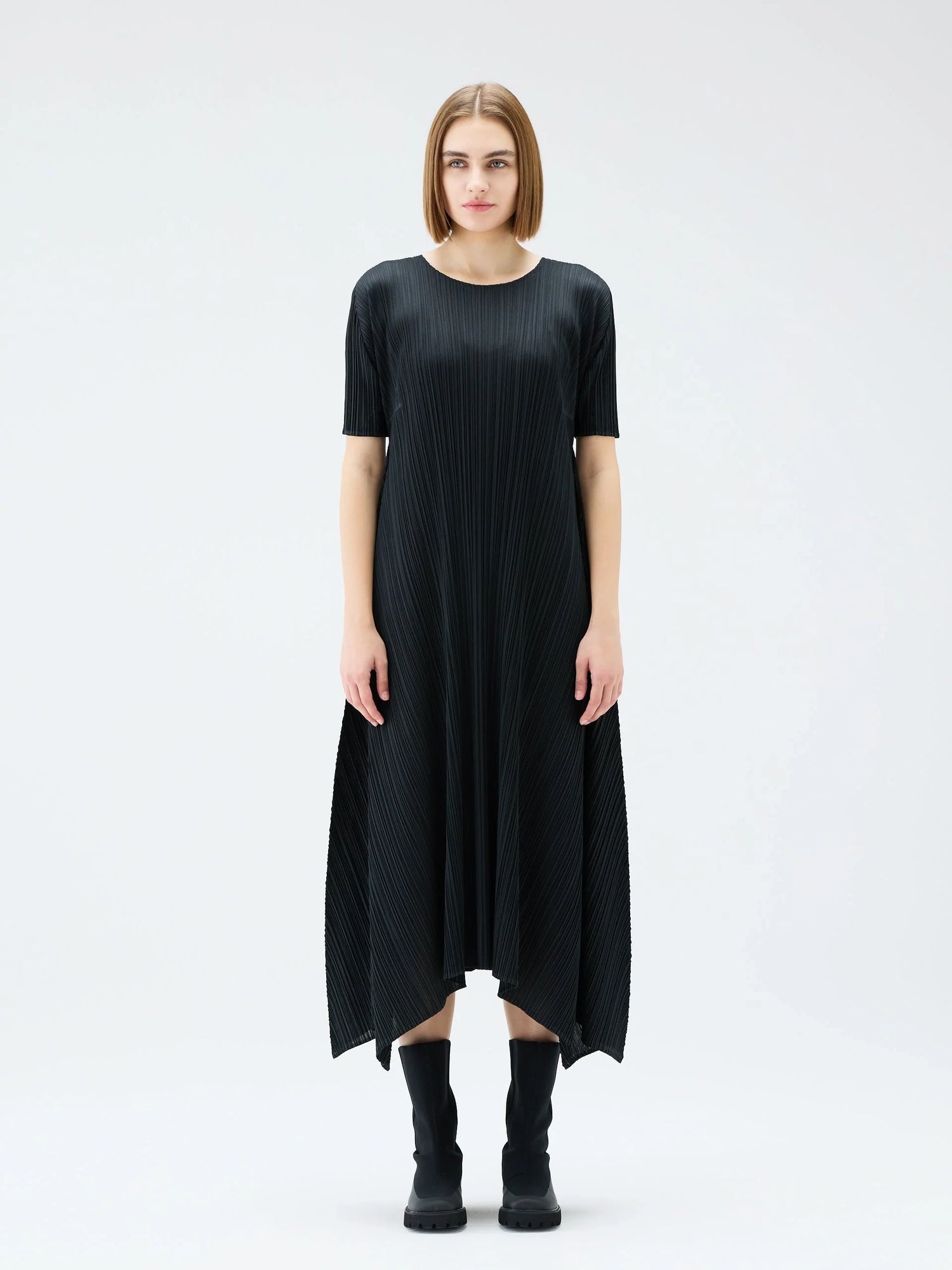 Pleated Short Sleeve Midi Dress, Black