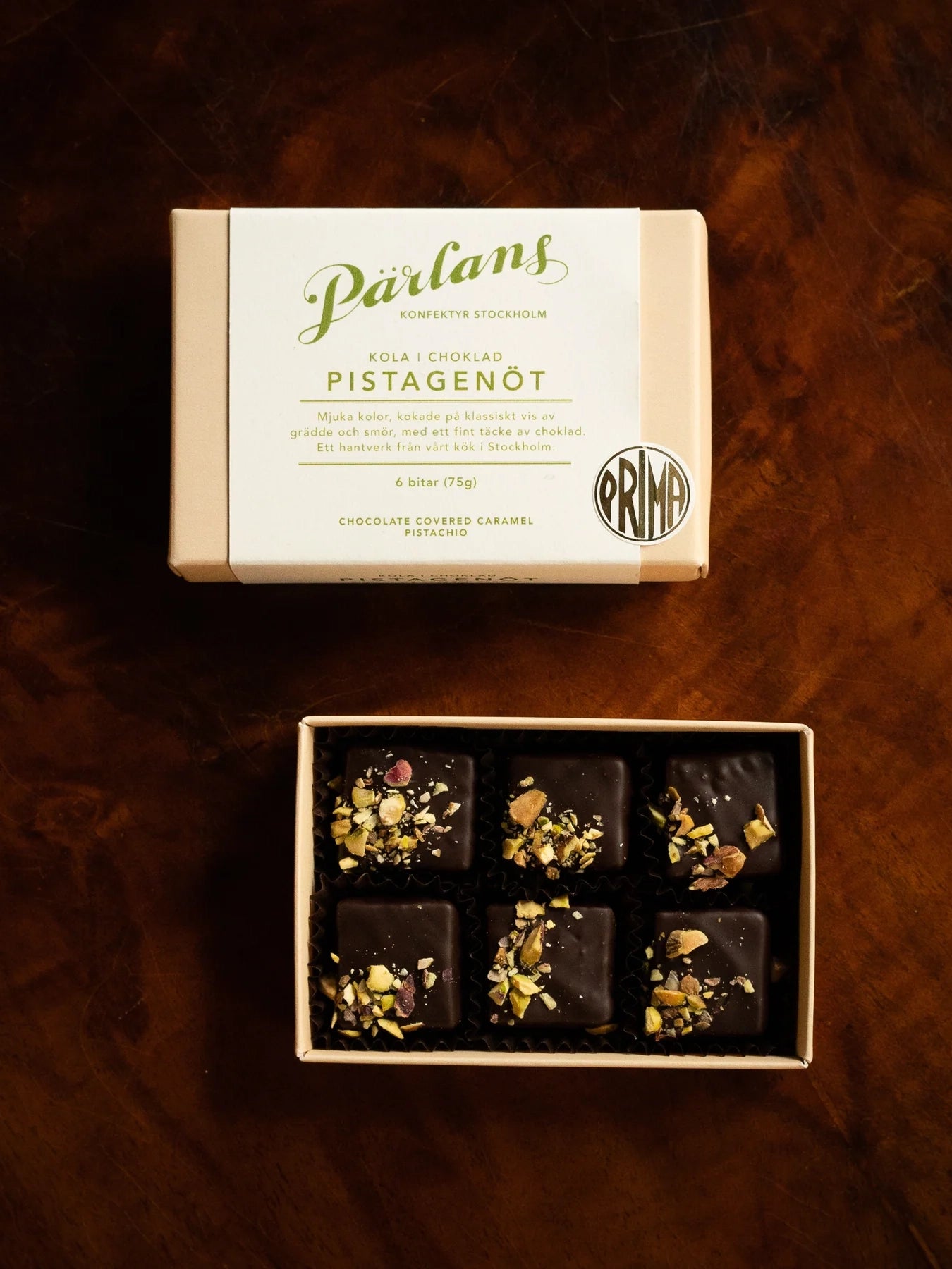 Pistachio chocolate covered caramels, box of 6 (75g)