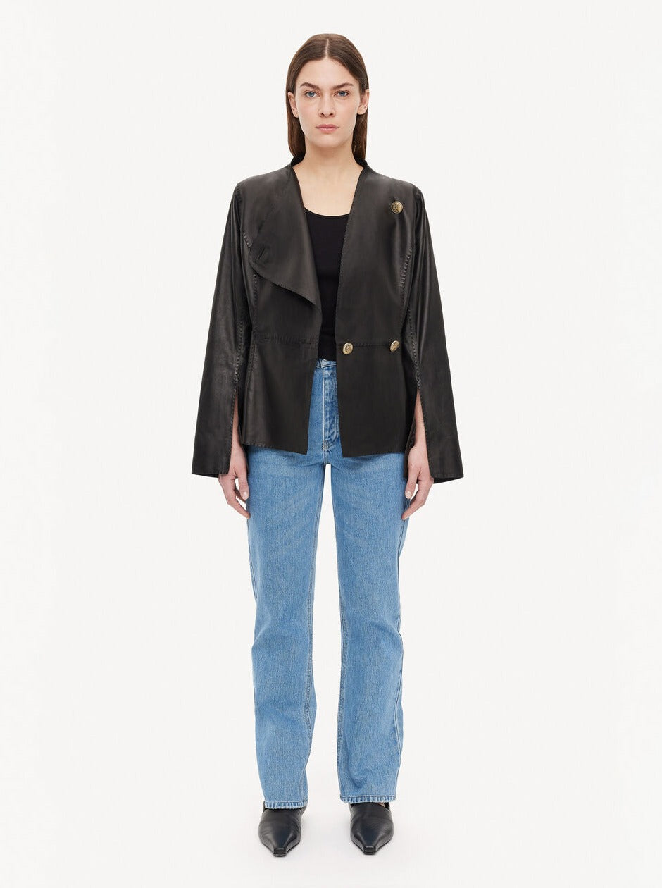 Malene Birger: SELMAS cropped leather jacket, black
