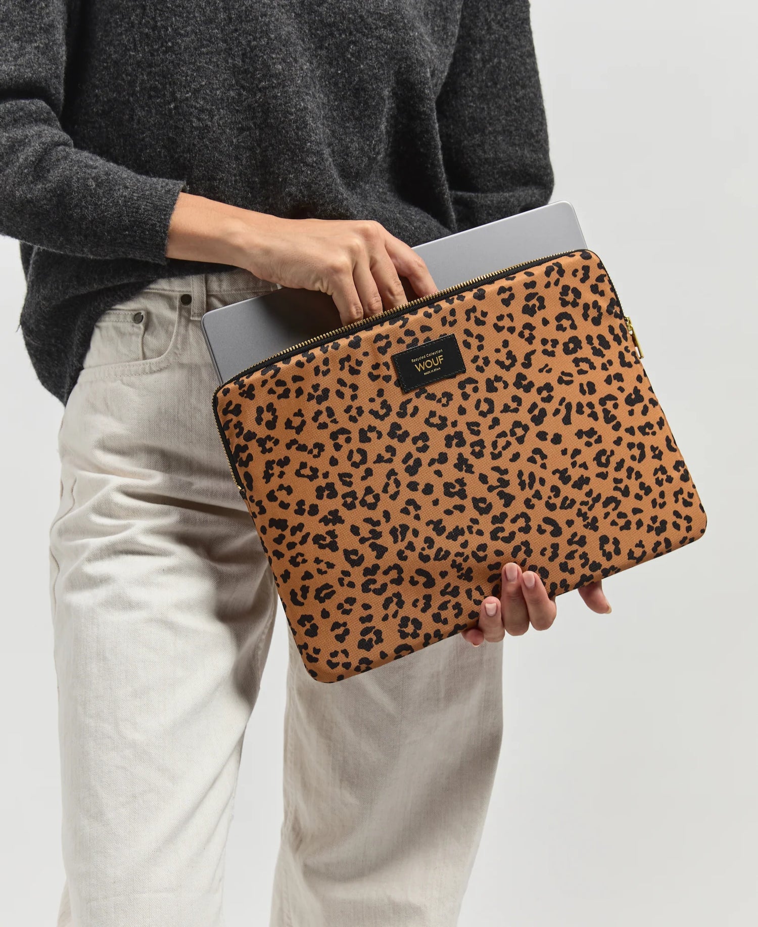 Tan Leopard Spot Agar Laptop Sleeve, large (15