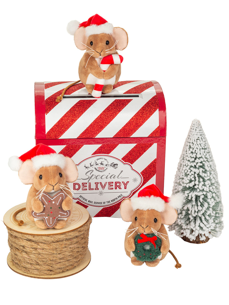 Christmas Mouse with wreath soft toy (11cm)