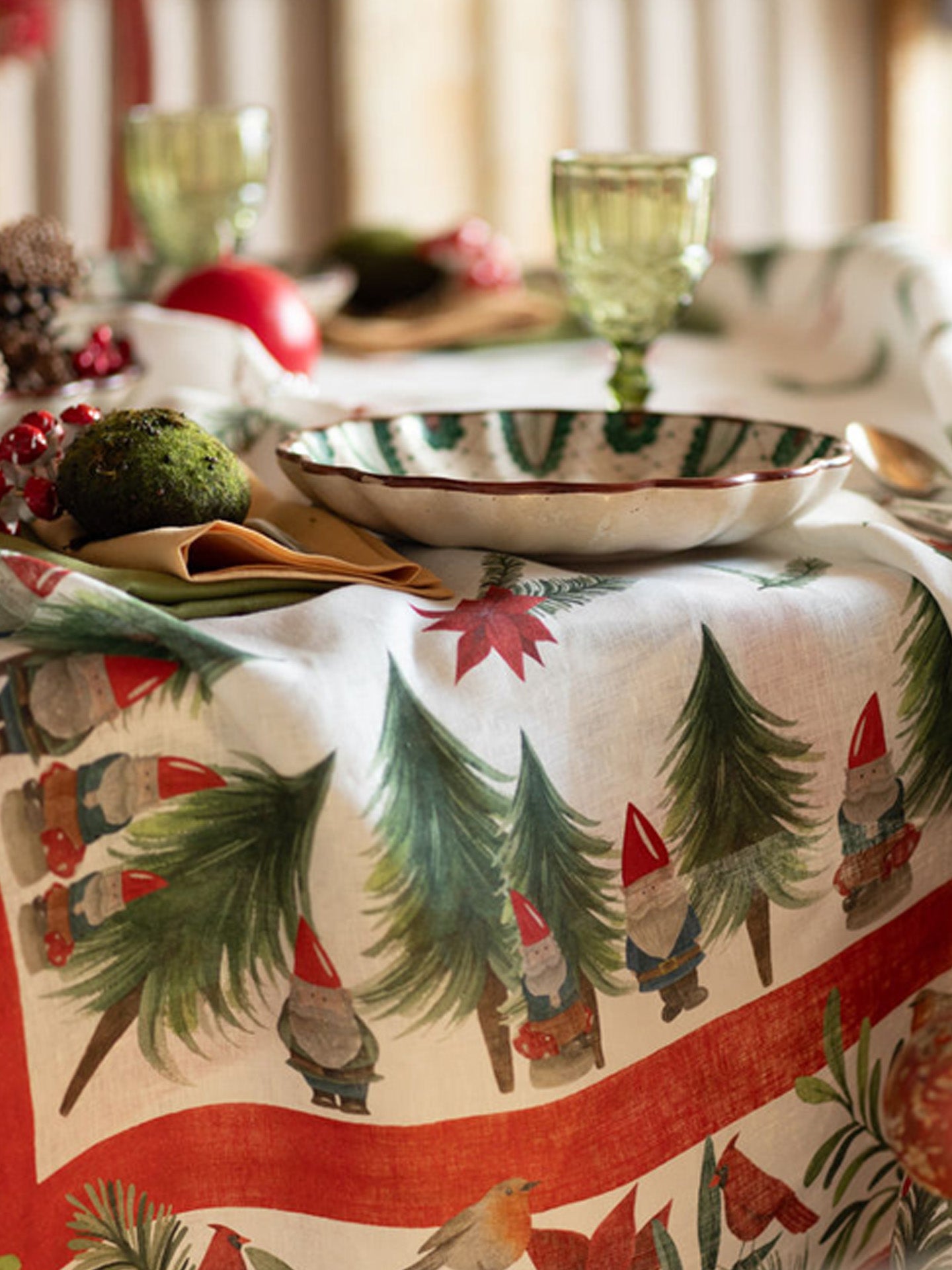 Jolly elf tablecloth