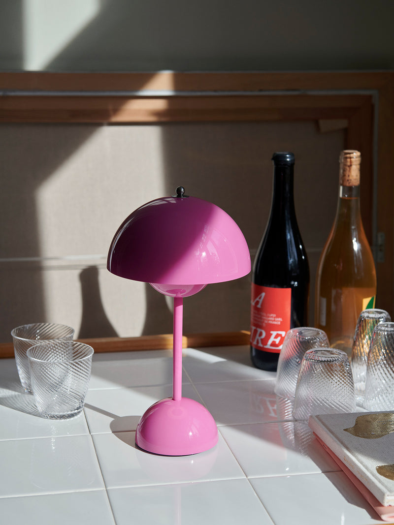 Flowerpot portable lamp VP9, tangy pink