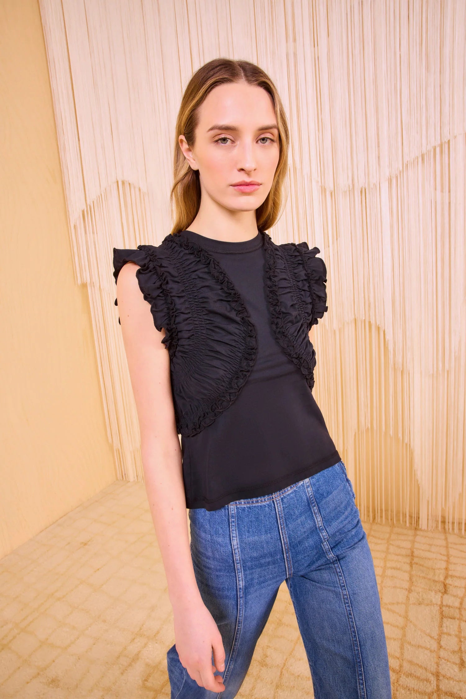 Val Sleeveless Ruffled Top, Noir