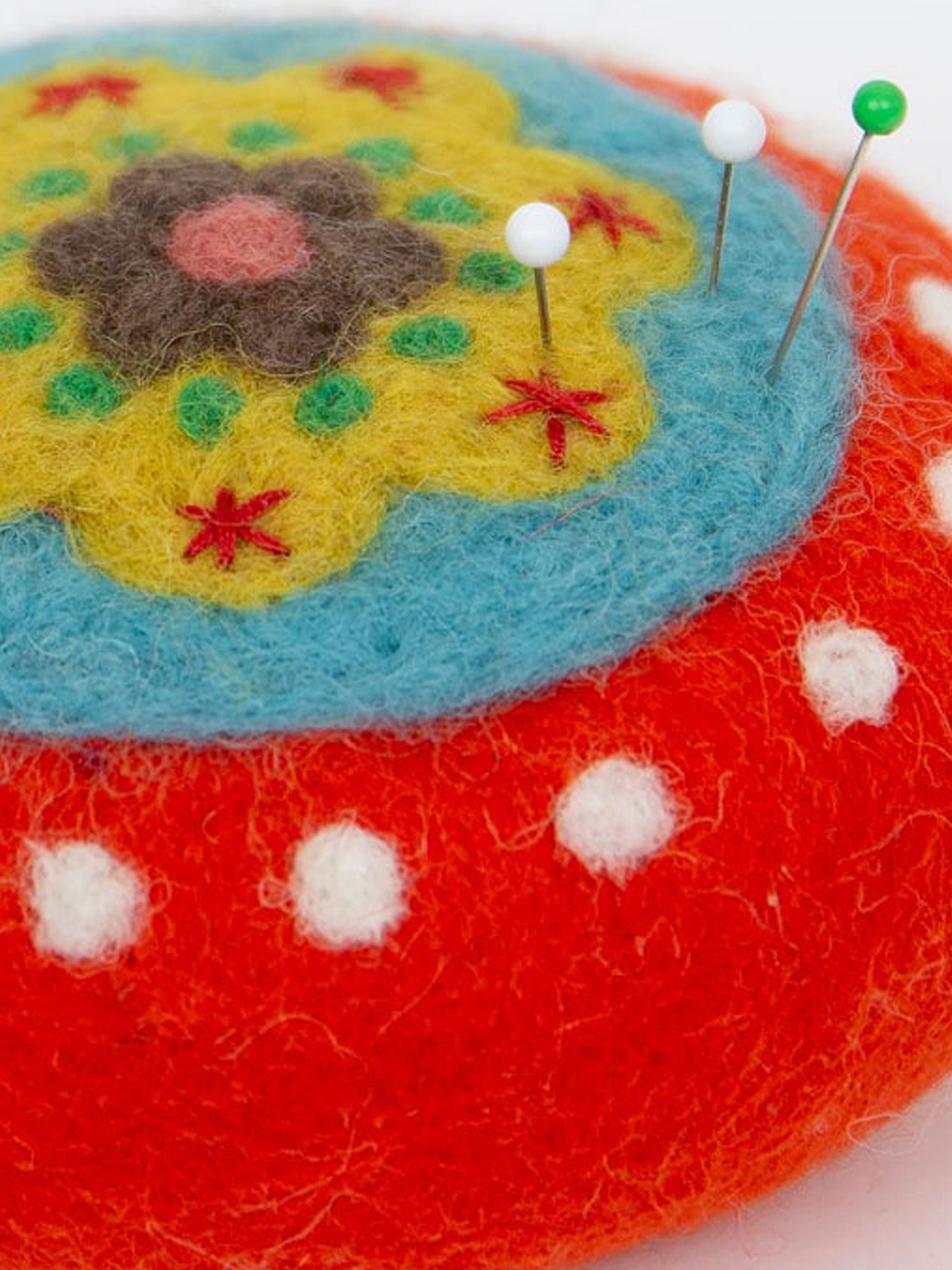 Bloom pincushion, 2 colours