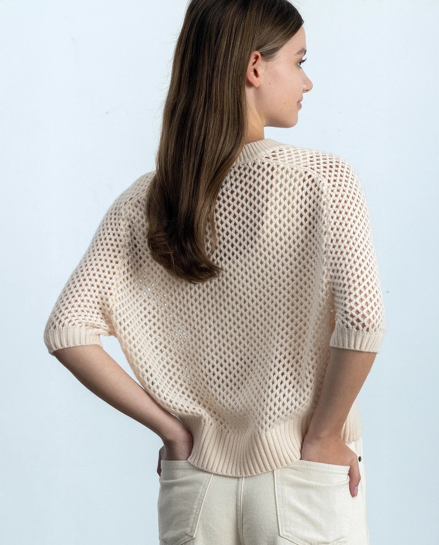 Round neck wool blend sweater w/short sleeves, oat milk