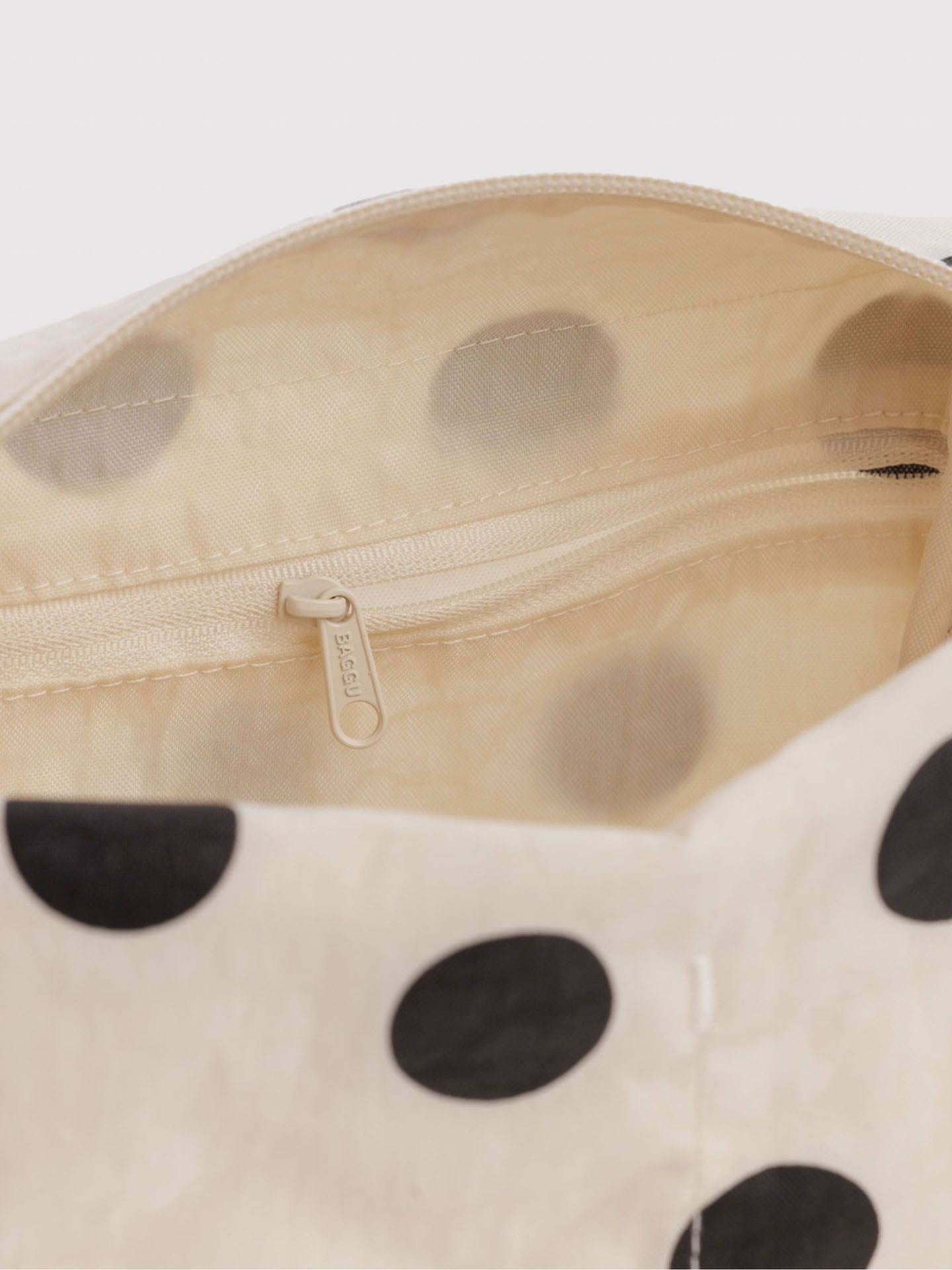 Toiletry kit, cream & black polka dot