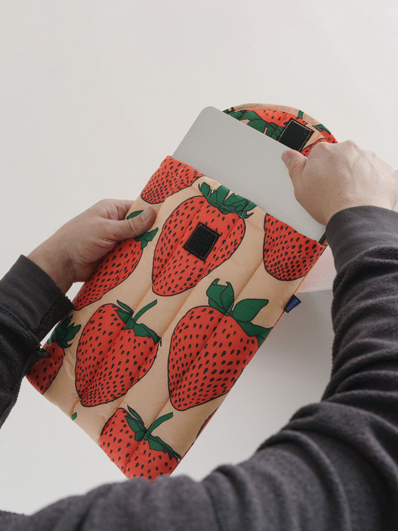 Puffy laptop sleeve 13"/14", strawberry
