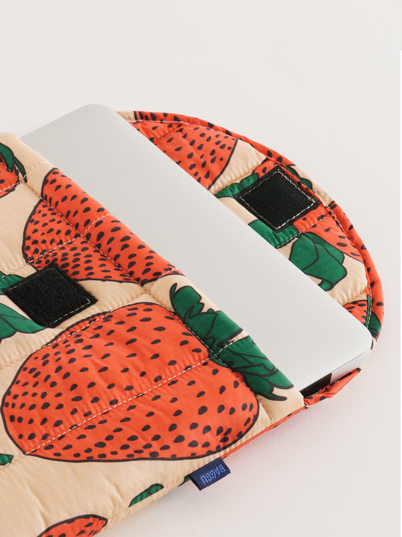 Puffy laptop sleeve 13"/14", strawberry