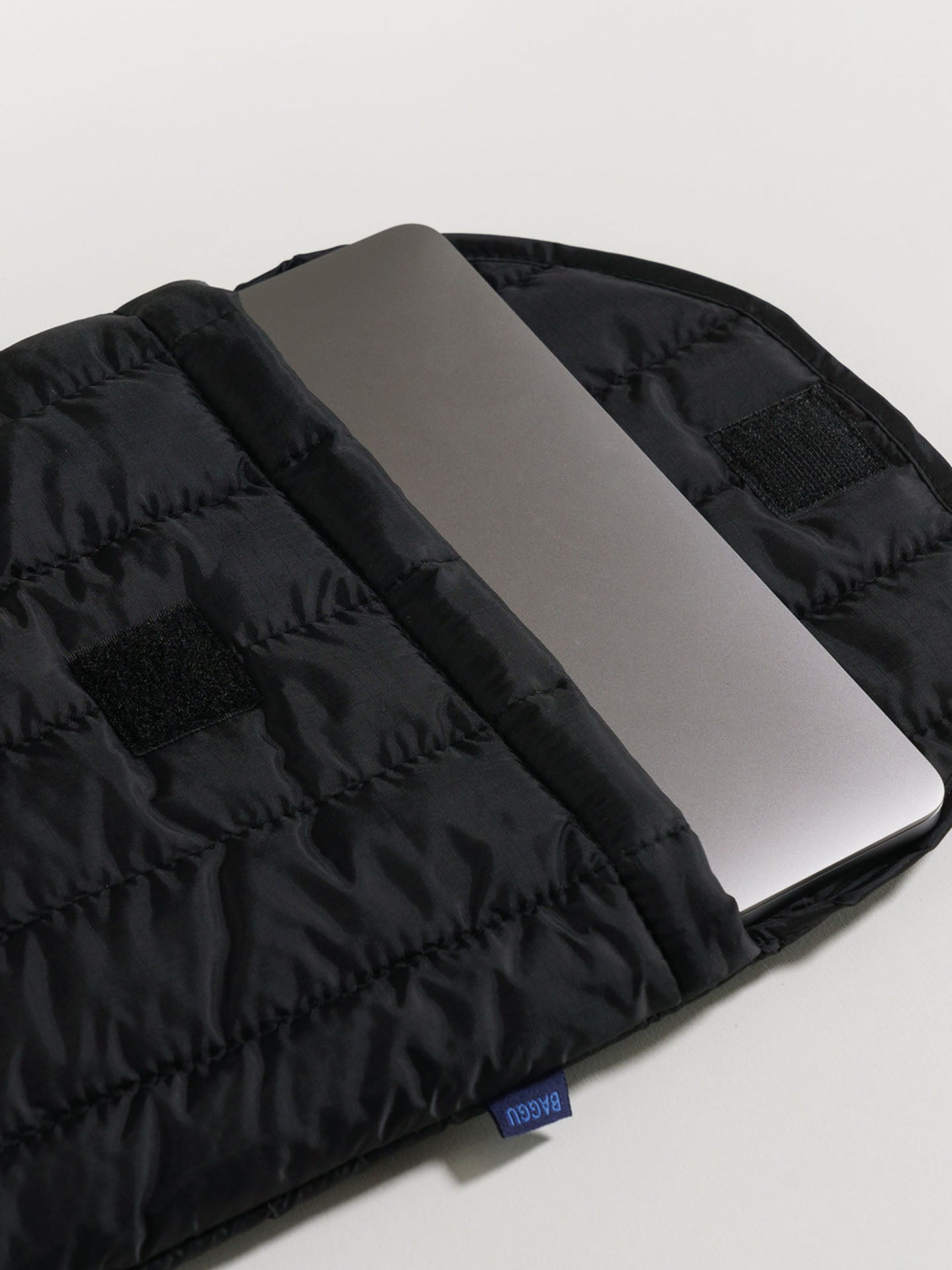 Puffy laptop sleeve 16