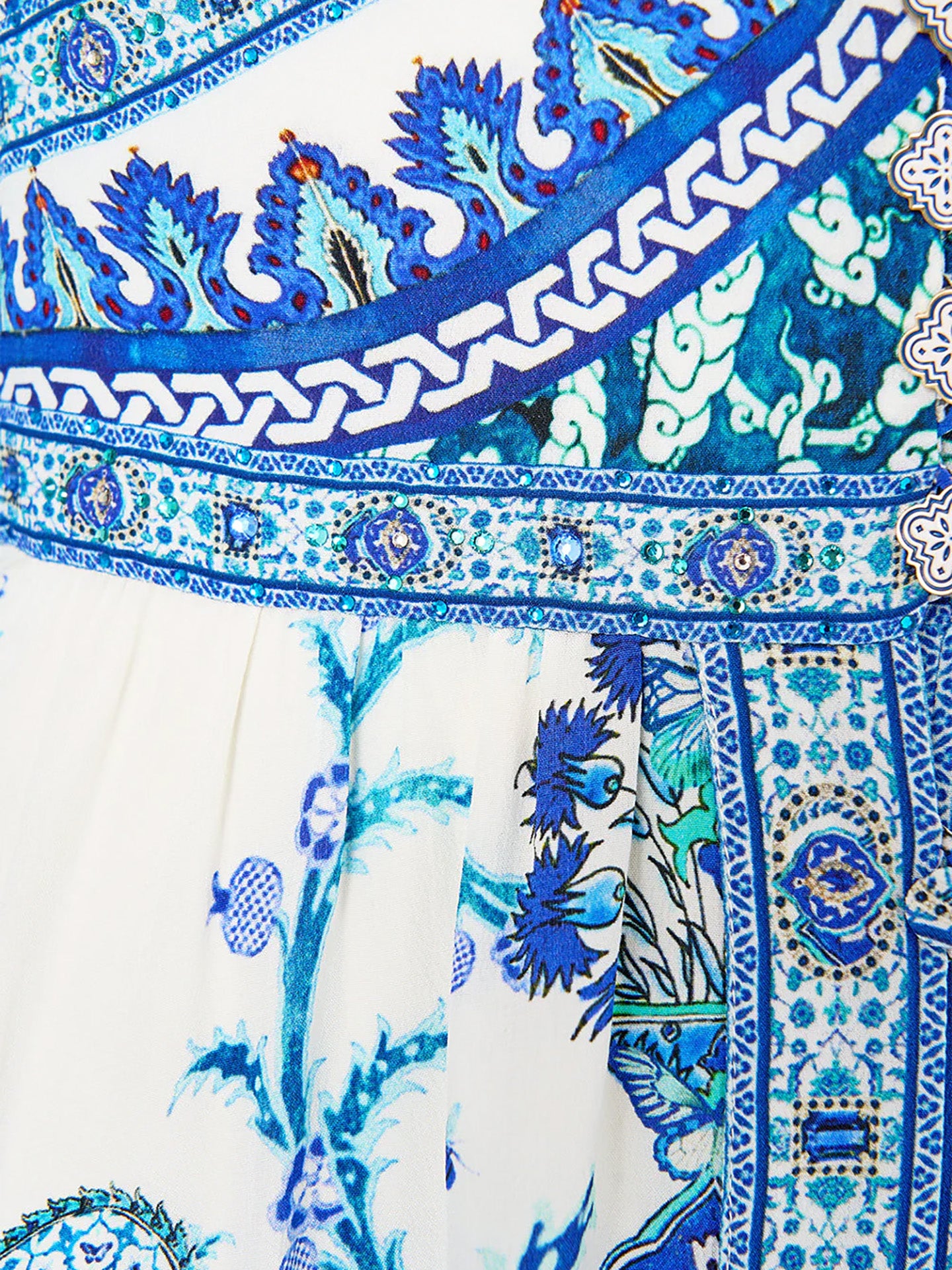 Shaped waistband dress with ruffle sleeve, blue-white print