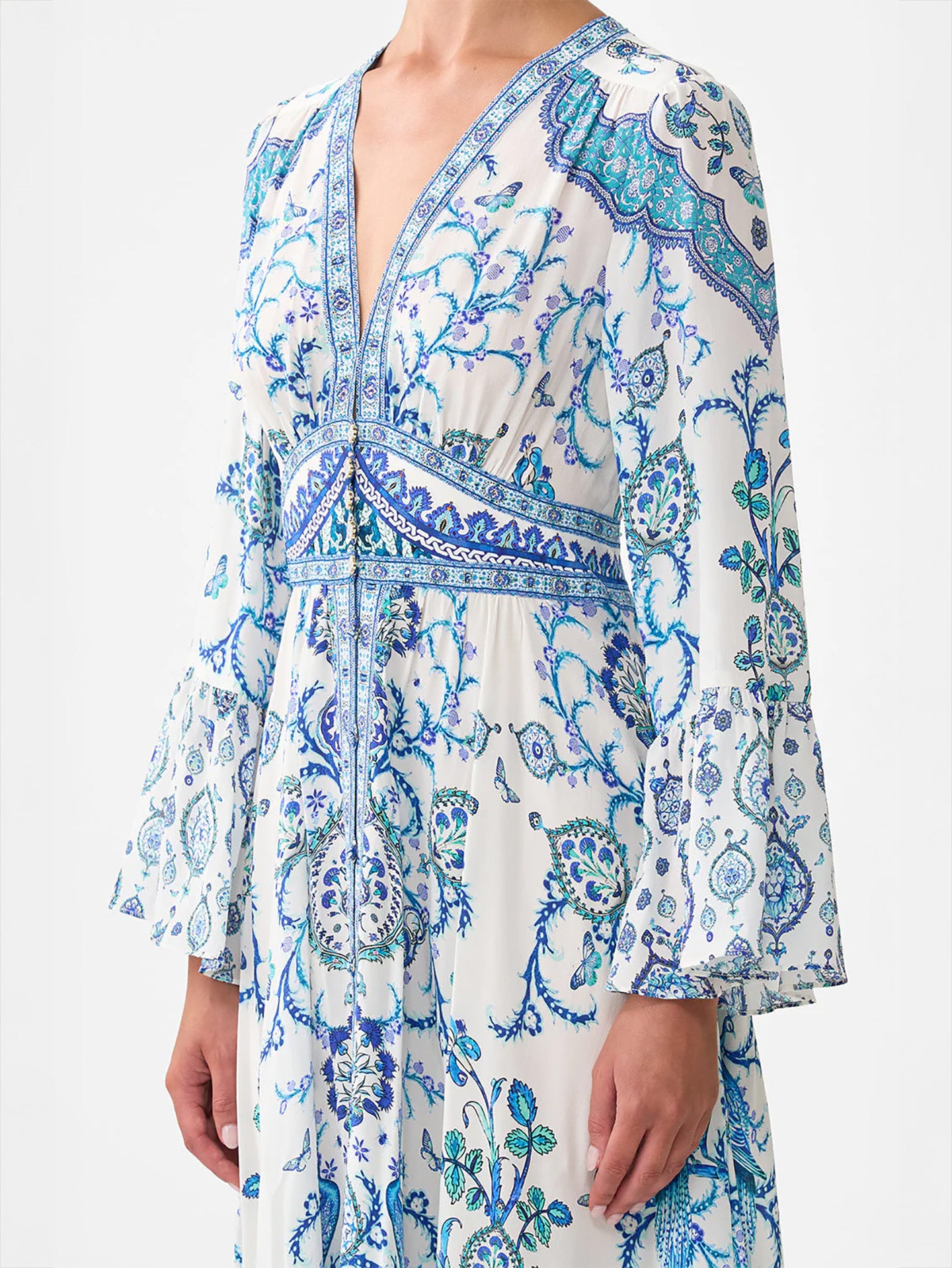 Shaped waistband dress with ruffle sleeve, blue-white print
