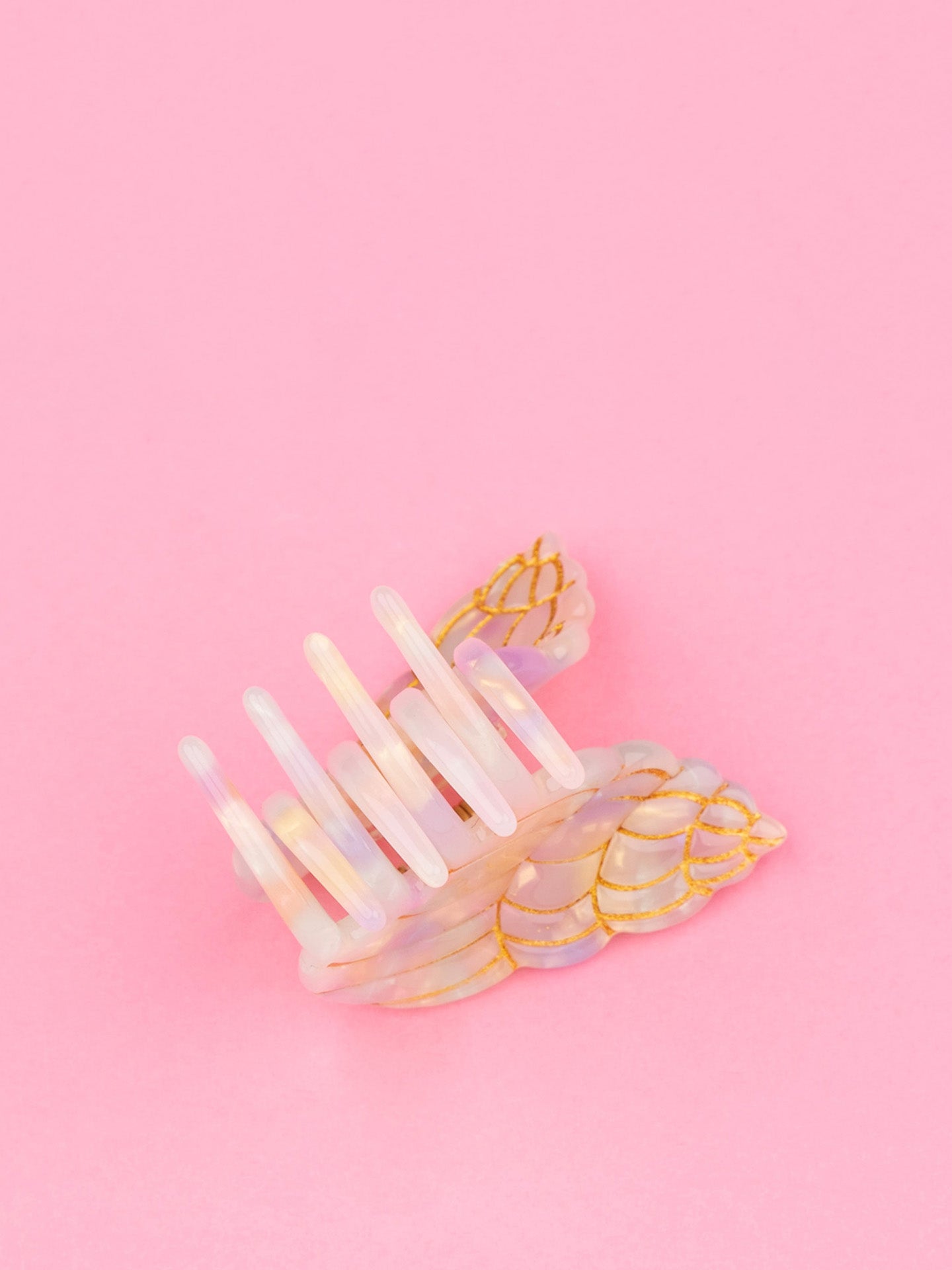 Mini seashell hair claw