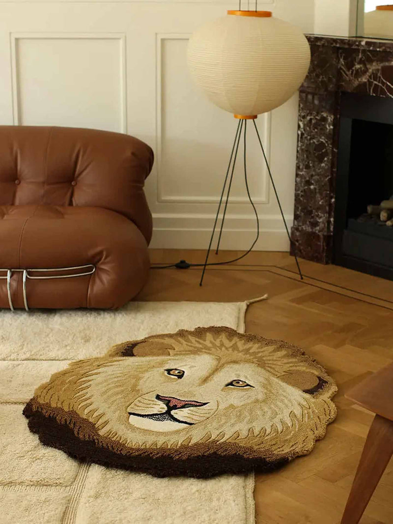 Ari lion head rug, large