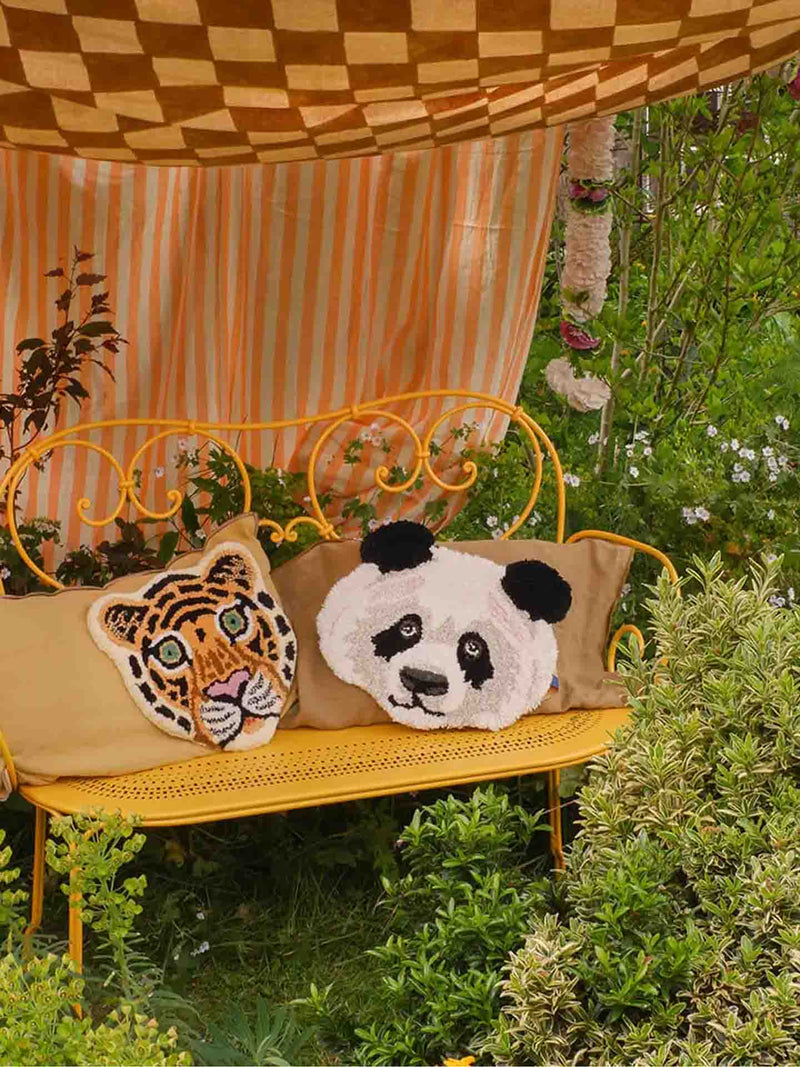 Plumpy panda head rug