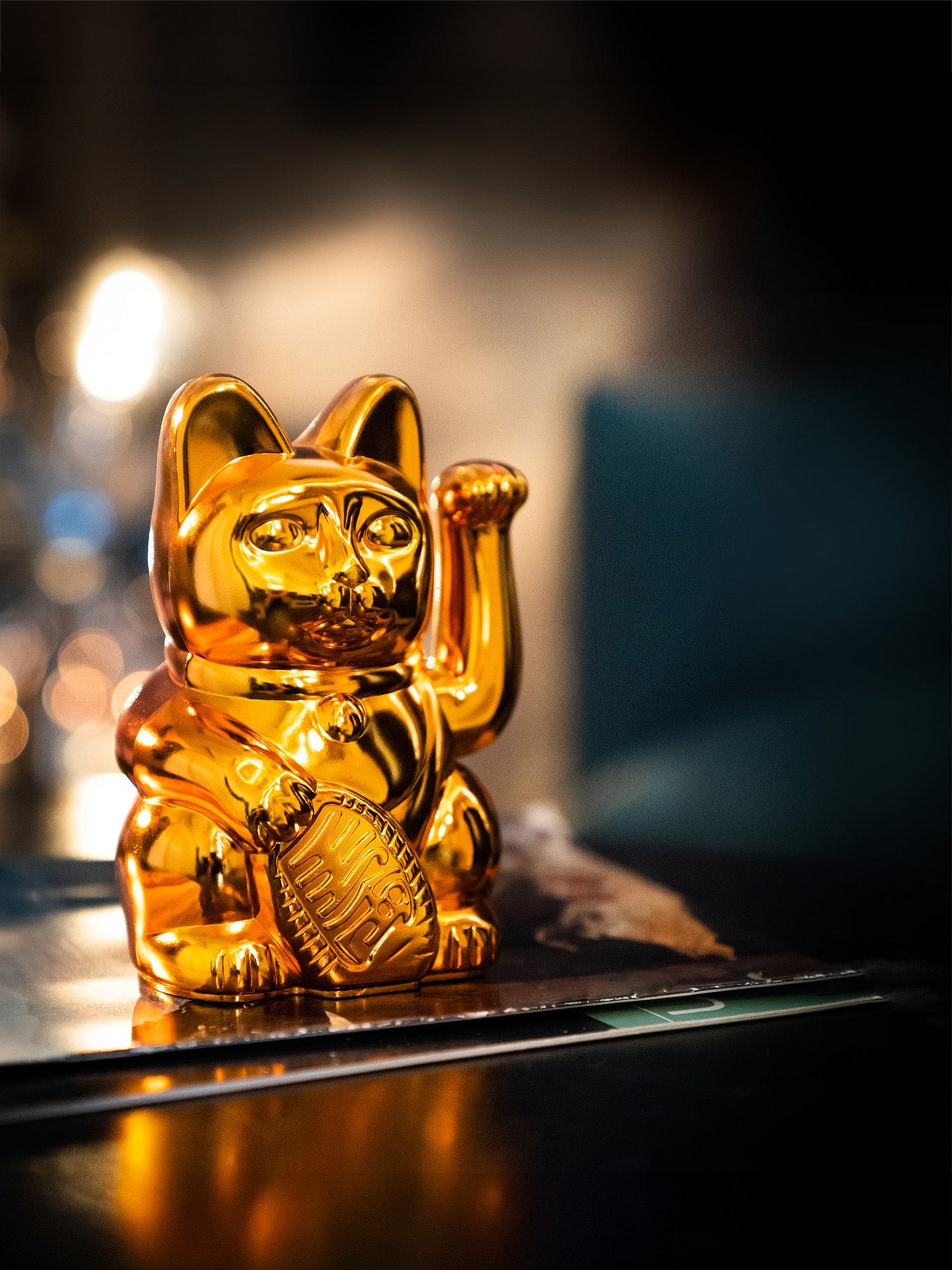 Waving Lucky Cat Cosmic, Shiny Copper (Planet Mars)