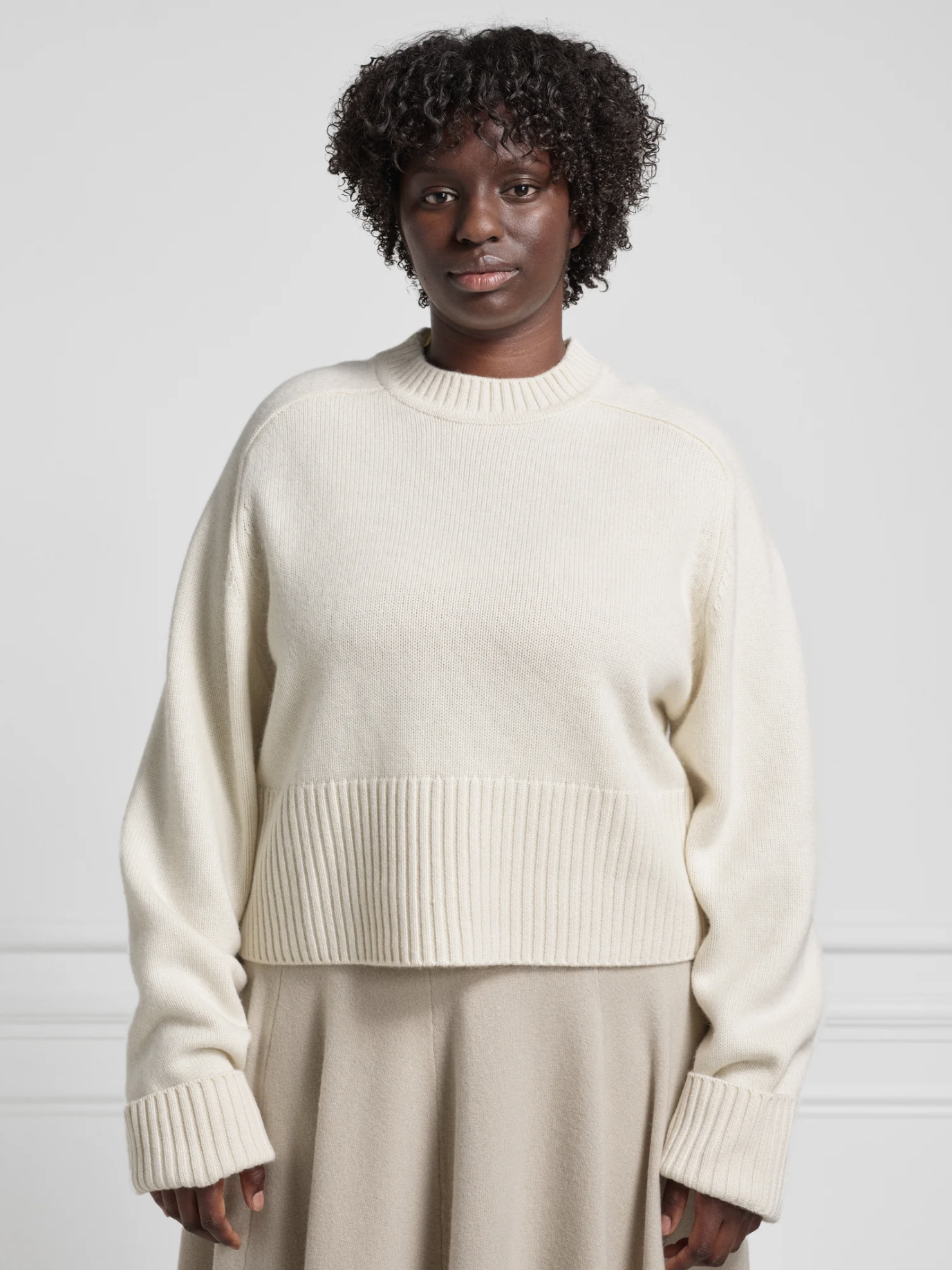 Relaxed crewneck cashmere sweater n°256 judith, cream