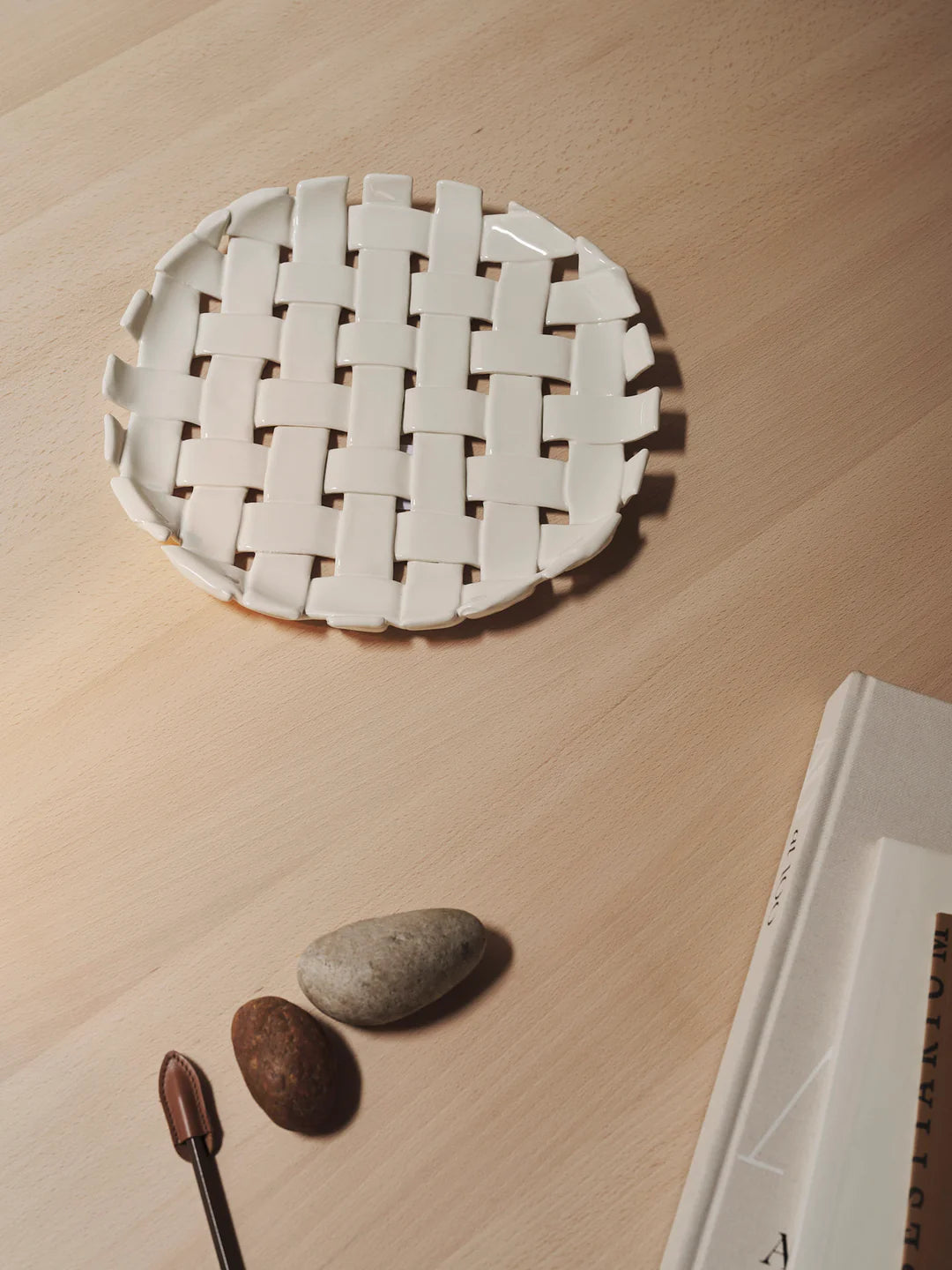 Plait platter, off-white (Ø30)
