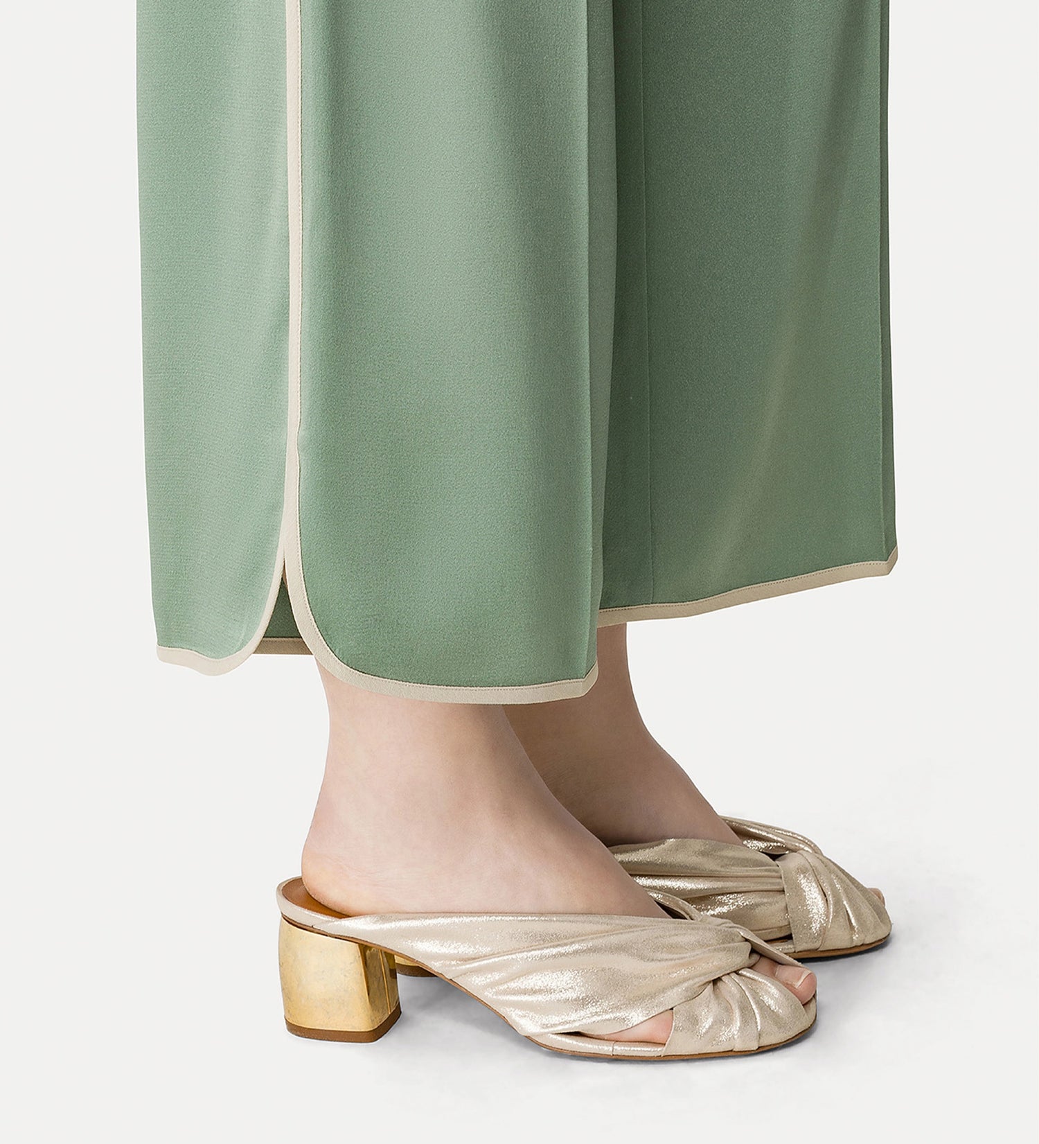 Envers satin shiny cropped pants, light khaki