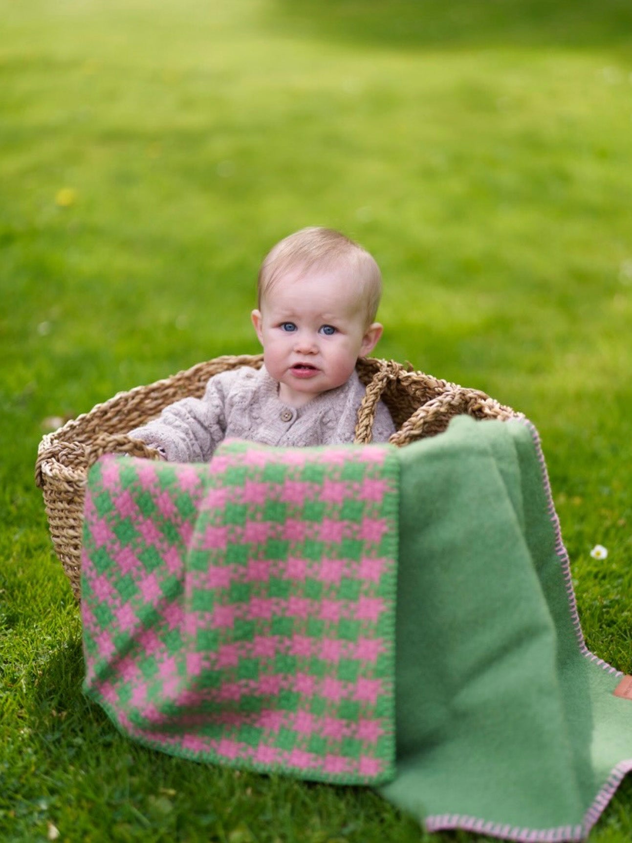 Dogtooth baby throw, green-pink (65x90 cm)