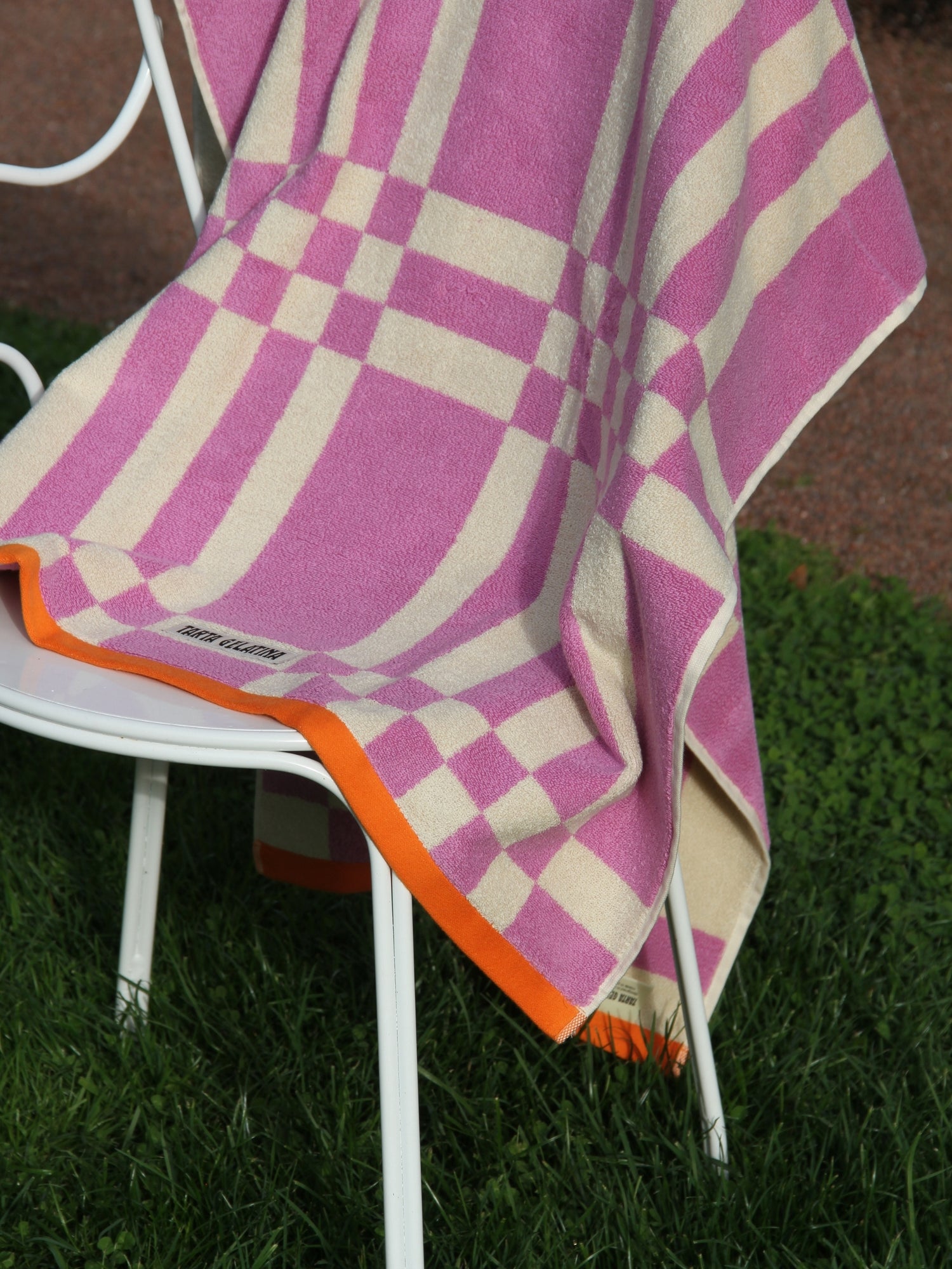 Marina bath towel, magenta pink