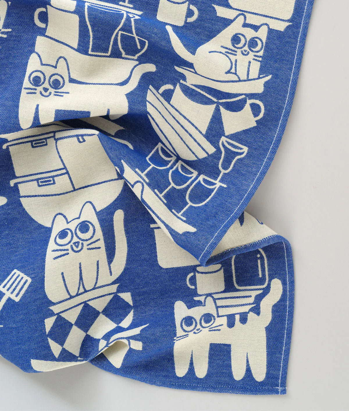 Kitchen cats tea towel