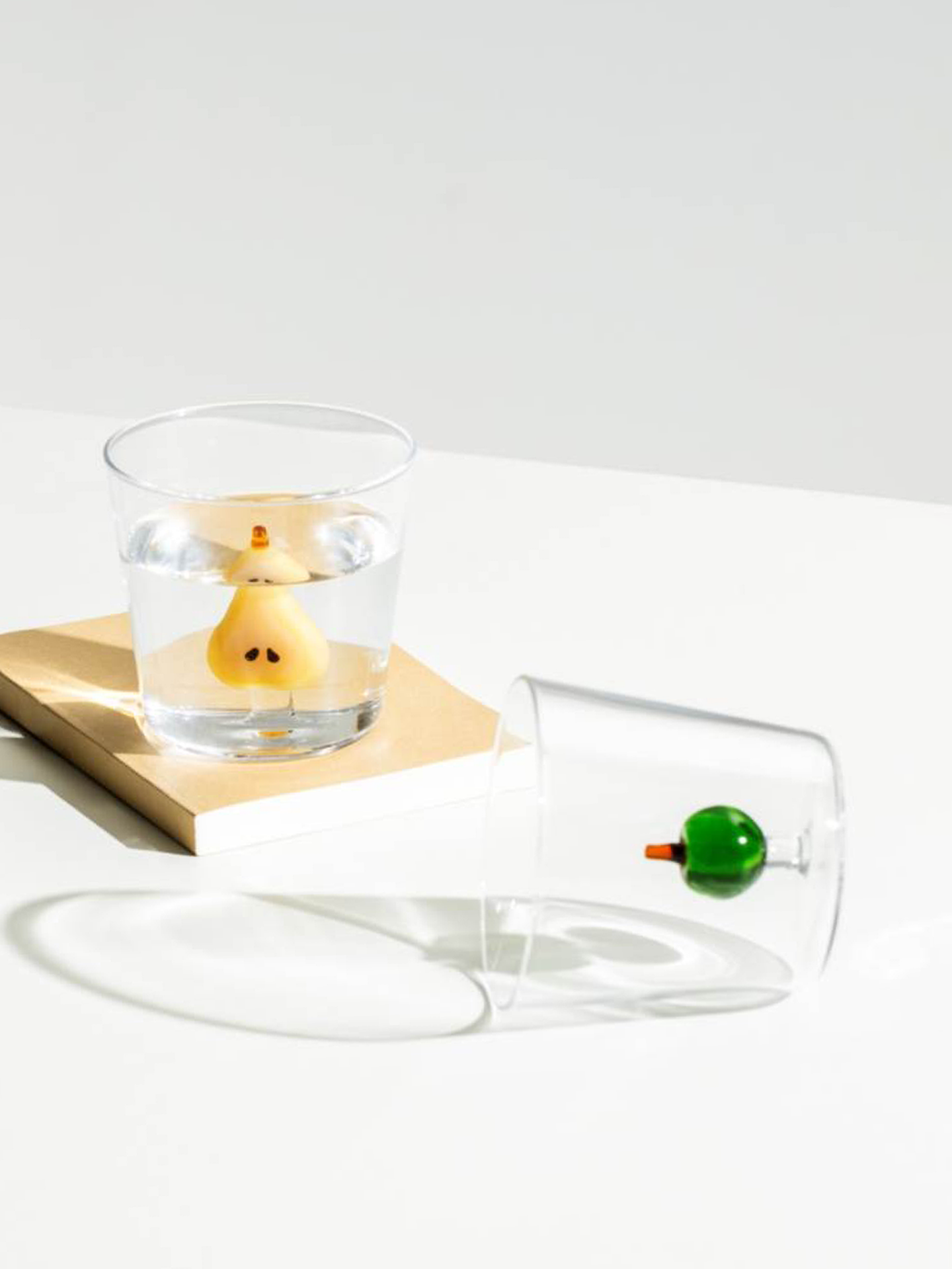 Green apple tumbler, Fruits & Flowers collection
