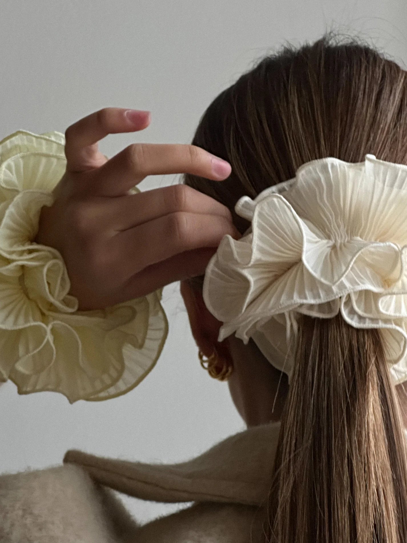 Swirl scrunchie, ivory