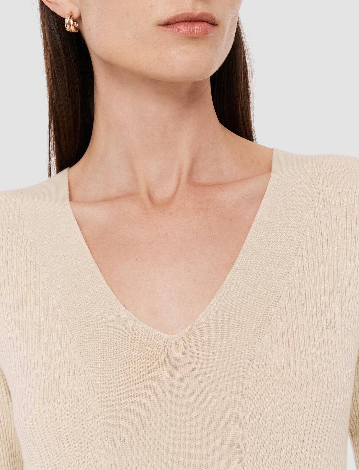 Fine Merino Rib V Neck Top, quail