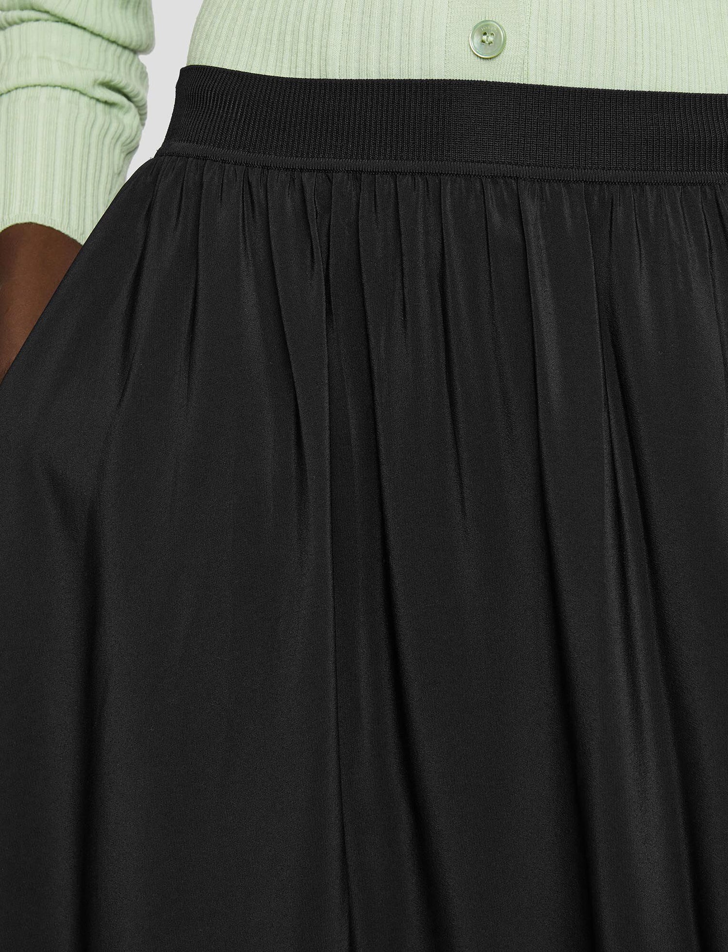 Violet Crepe de Soie Silk Skirt, black