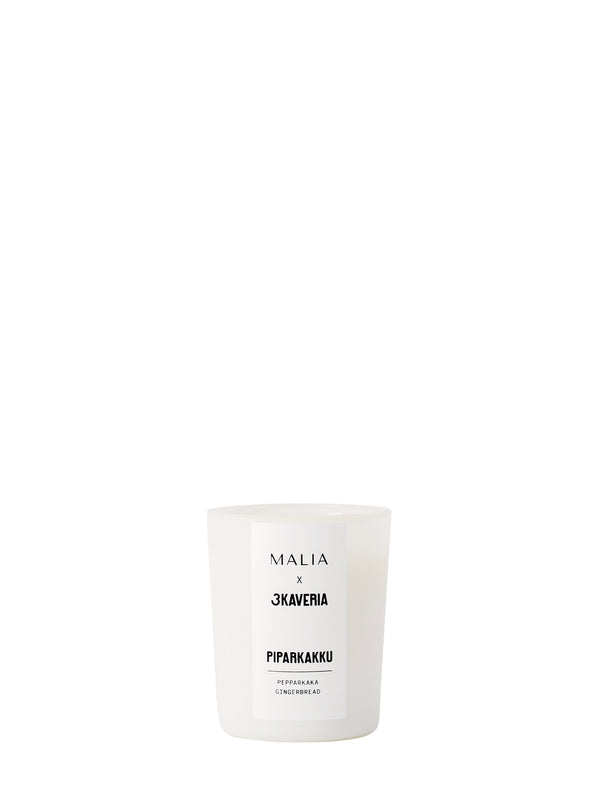 White Malia x 3 Kaveria Gingerbread scented candle is a simple and elegant on a white background