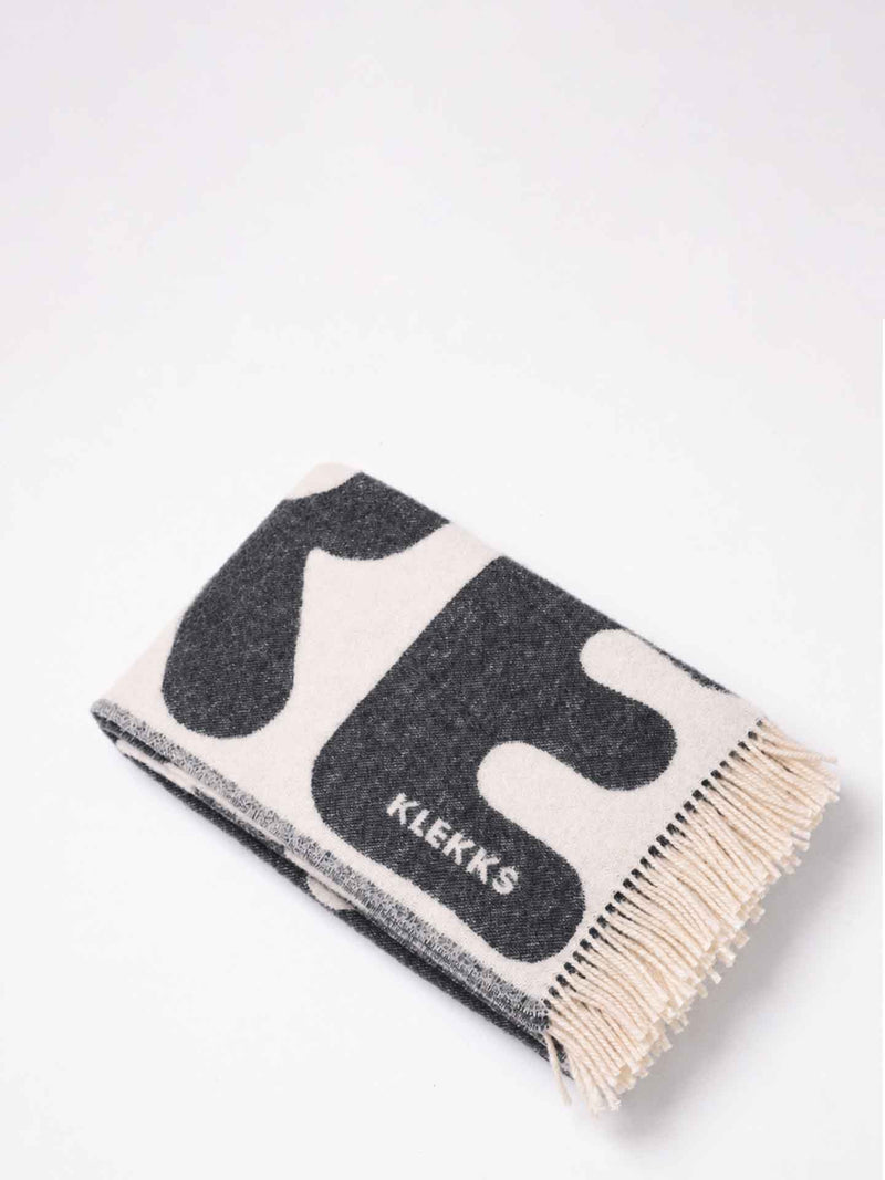 No. 11 amore wool blanket, black