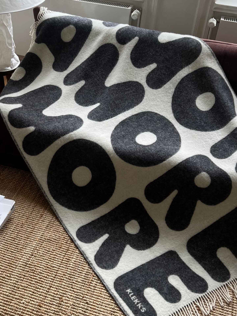 No. 11 amore wool blanket, black