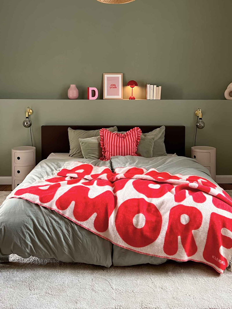 No. 11 amore wool blanket, red