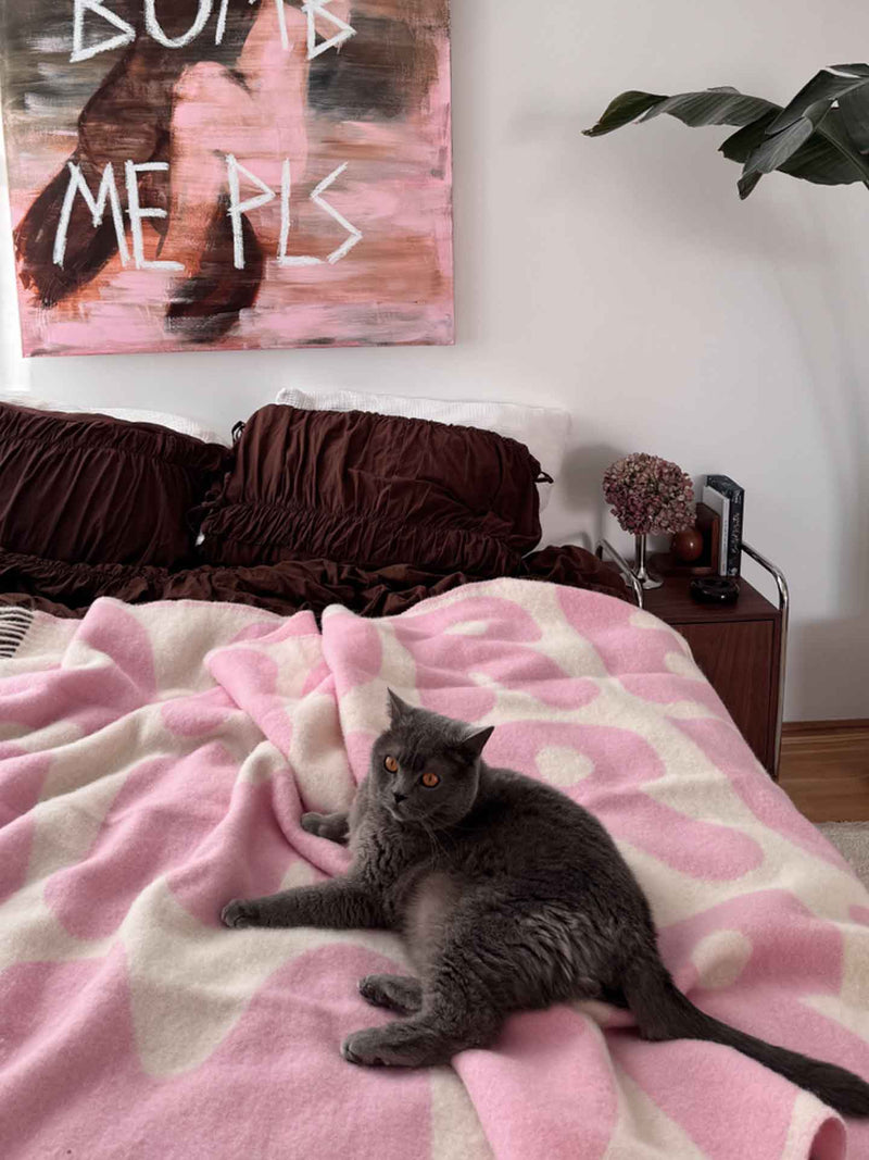 No. 11 amore wool blanket, rose