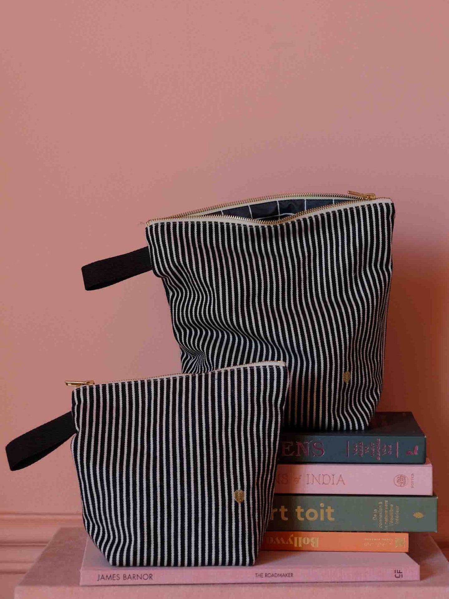 Large Basile Toiletry bag, stripe (23 x 28 x 10 cm)