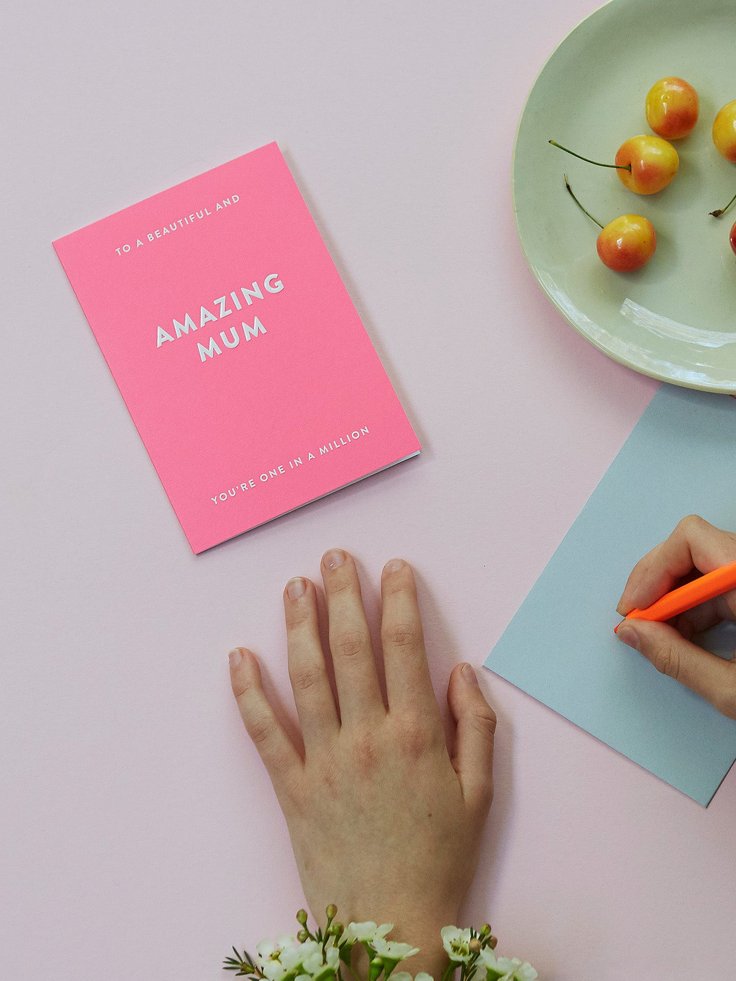A Beautiful and Amazing Mum Hot Pink Mother's Day Card