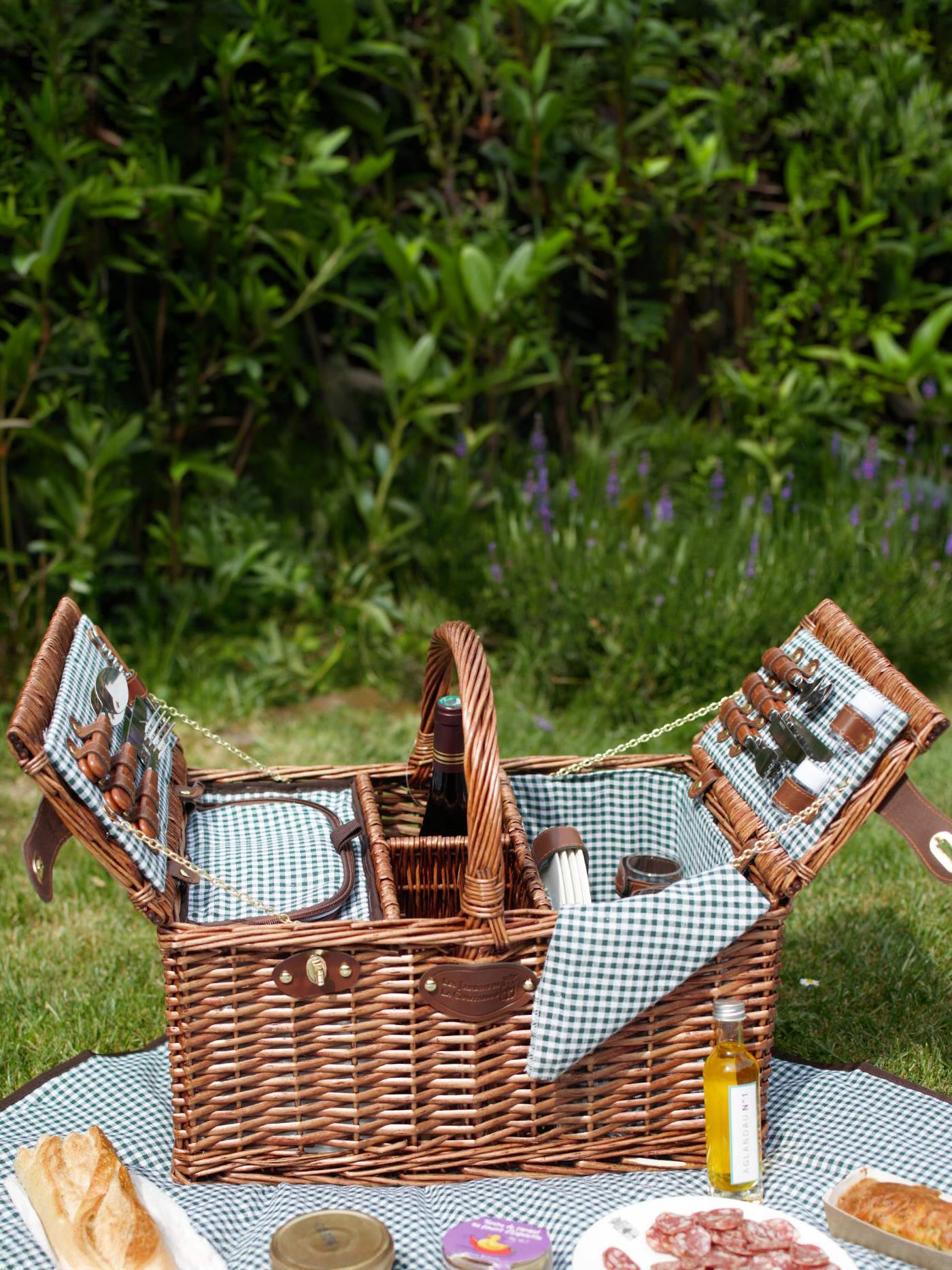 Picnic basket green gingham, 4 person
