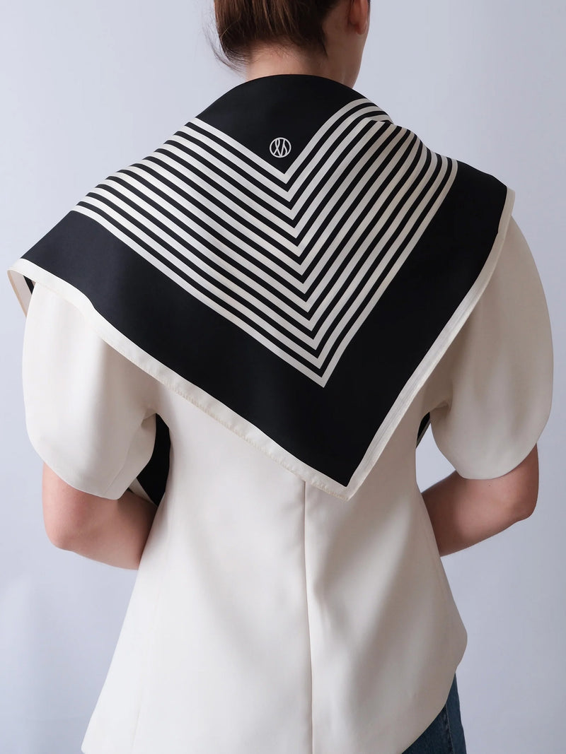 No.2 silk scarf, black (90cm)