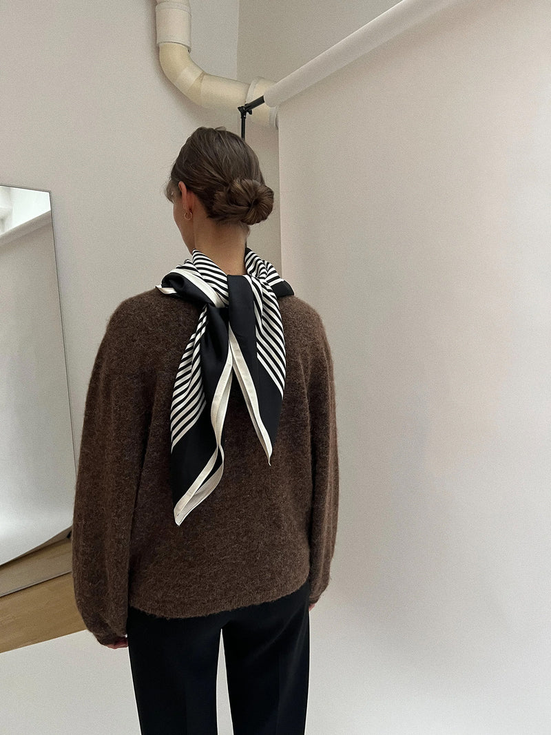 No.2 silk scarf, black (90cm)